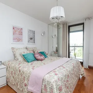https://superapart-towarowa-35.warsawhotelspoland.com